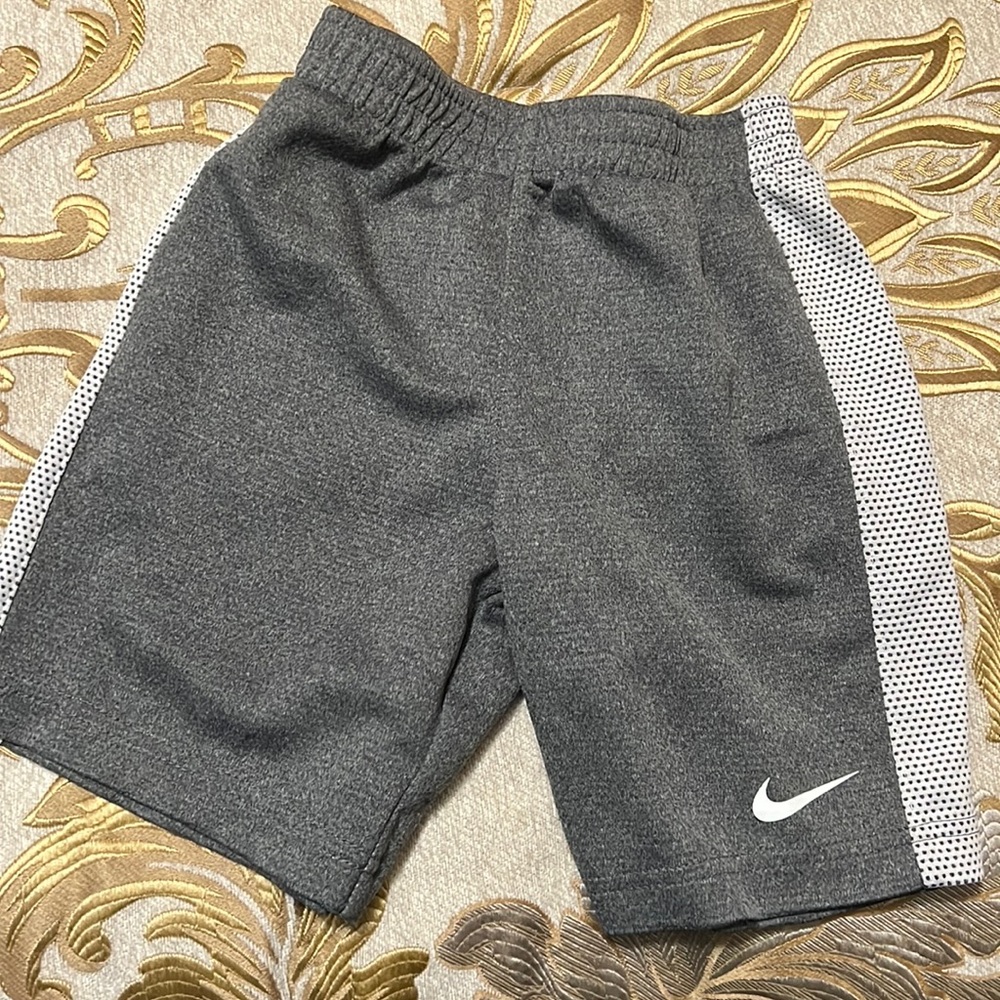 Boys Nike shirt set
